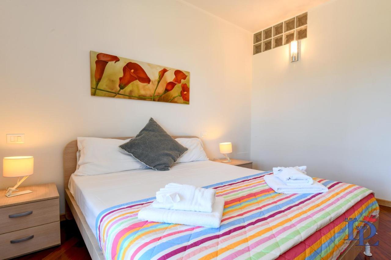 Desenzanoloft Official Partner Marriott Homes & Villas -Butterfly And 5 Pools Family Apartment Desenzano del Garda Exteriör bild