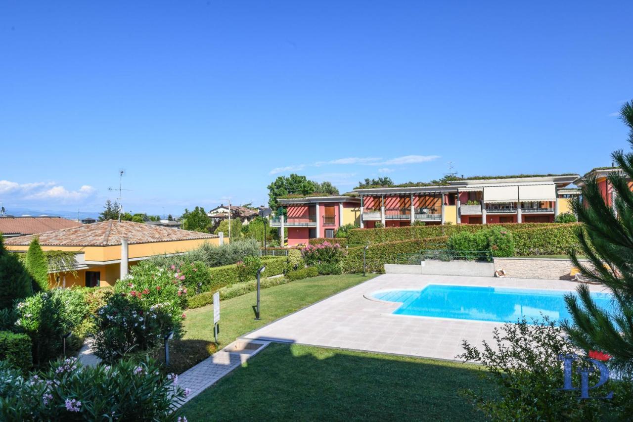 Desenzanoloft Official Partner Marriott Homes & Villas -Butterfly And 5 Pools Family Apartment Desenzano del Garda Exteriör bild