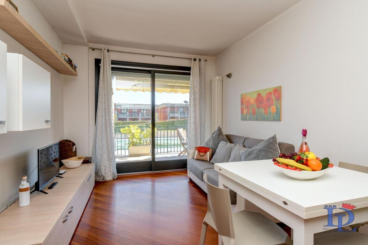 Desenzanoloft Official Partner Marriott Homes & Villas -Butterfly And 5 Pools Family Apartment Desenzano del Garda Exteriör bild