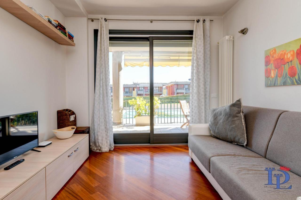 Desenzanoloft Official Partner Marriott Homes & Villas -Butterfly And 5 Pools Family Apartment Desenzano del Garda Exteriör bild