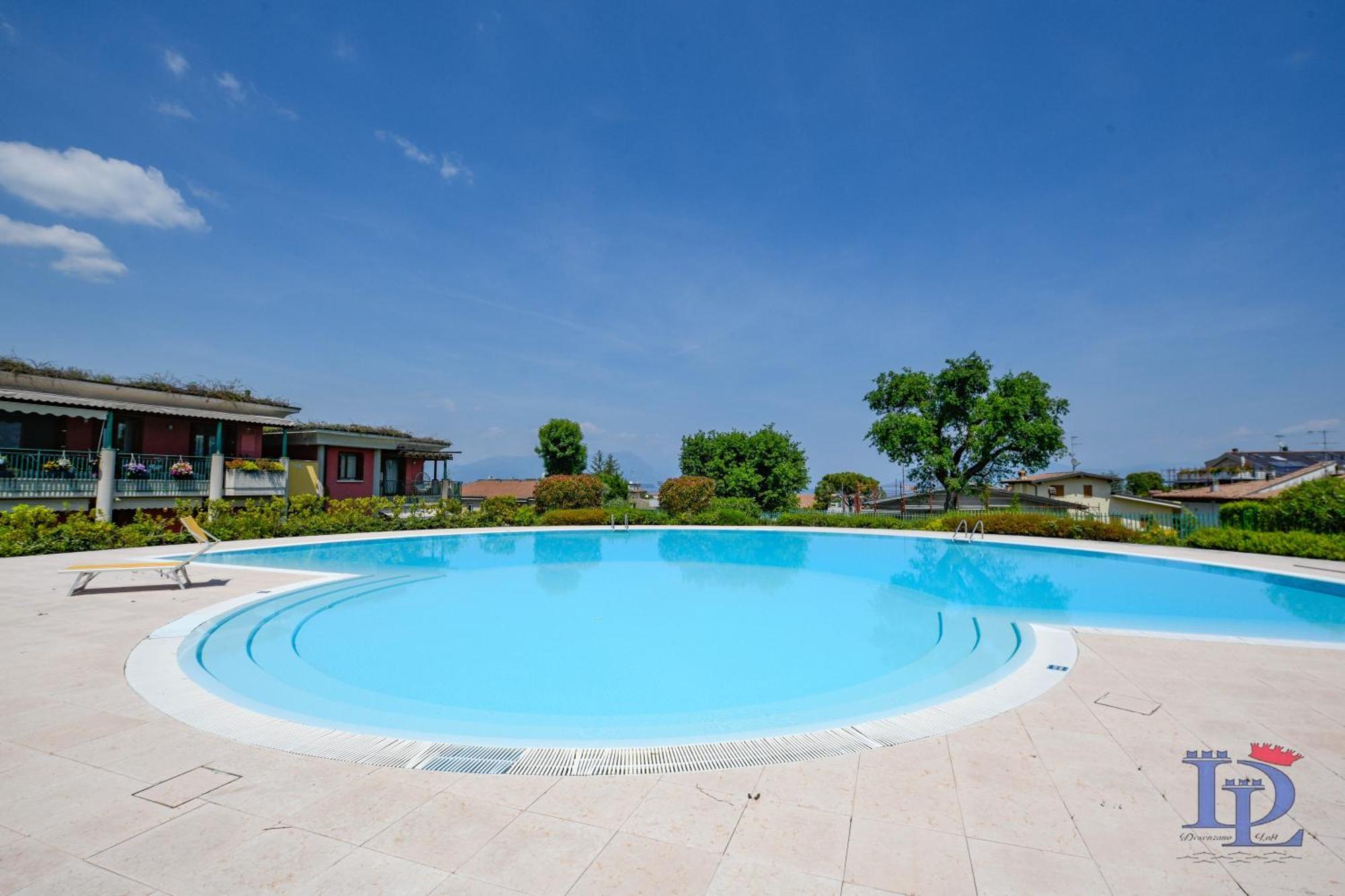 Desenzanoloft Official Partner Marriott Homes & Villas -Butterfly And 5 Pools Family Apartment Desenzano del Garda Exteriör bild