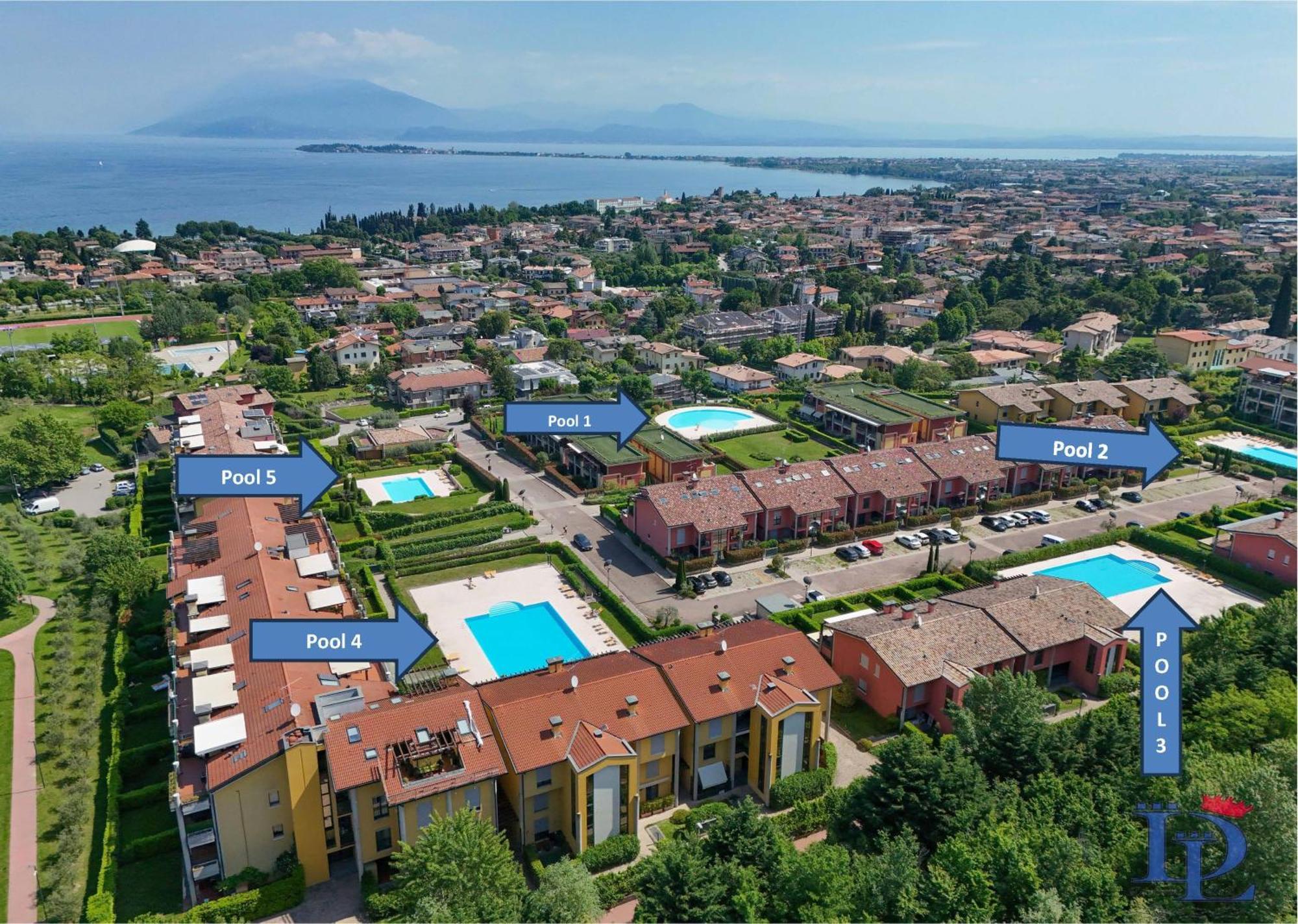 Desenzanoloft Official Partner Marriott Homes & Villas -Butterfly And 5 Pools Family Apartment Desenzano del Garda Exteriör bild